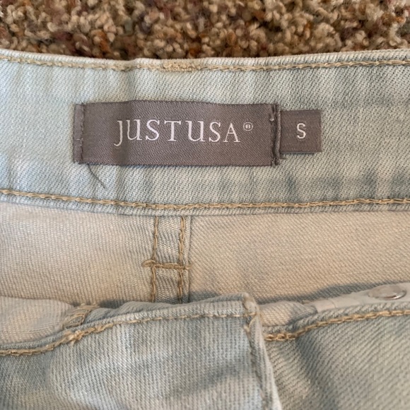 Justusa denim distressed shorts - Picture 3 of 4